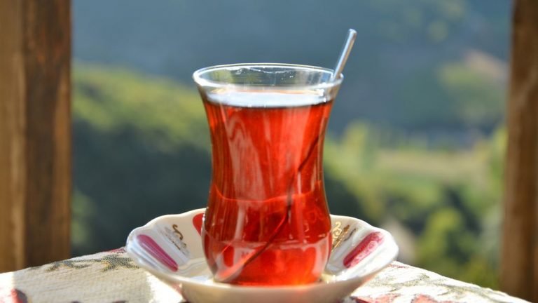 Hot Tea In Summer? Best Teas To Drink In Warm Weather